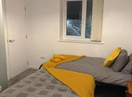 Quiet 1BR Garden Flat - Fast Wi-Fi