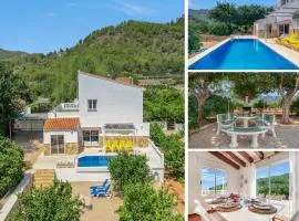 Tranquil Villa with private Pool, BBQ & Air Conditioning near Cullera Beach