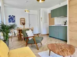Beautiful flat near Disney with Parking