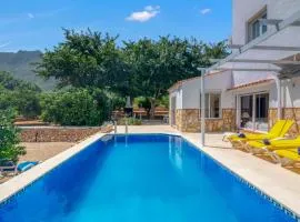 Lux Villa with Heating Pool, Air Conditioning, Starlink & BBQ near Cullera Beach