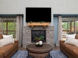 Elegant 3-Bedroom Retreat at Tall Timbers Resort