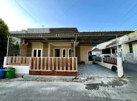 Karenra Guest House di Pusat Kota, Dengan 3 Kamar