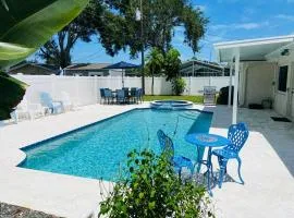 Beautiful Pool, Close To Beaches
