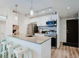 Cozy Urban Living! Hidden Gem!