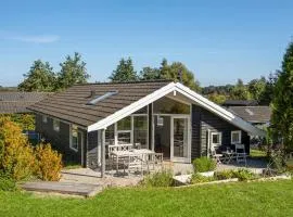Beautiful Home In Rude With Kitchen
