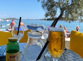 Bei Joschko, hotel en Pakoštane