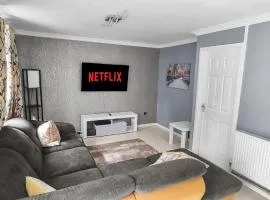 Spacious 3BR near Etihad and Coop Live Free Parking