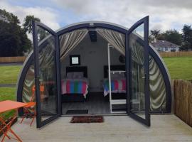 Canal Stay, camping de luxo em Cloondara