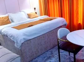Uptown Life Hotel and Suites
