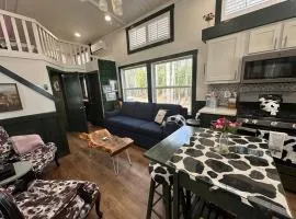 Sunrise, Mountain & Farm View - Heated Tub or Pool