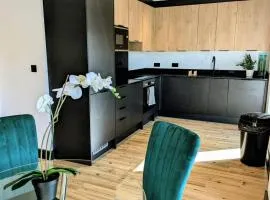 Elegant 2 bed flat with balcony in London