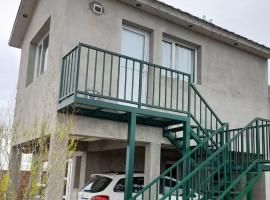 Alojamiento Temporal la Flor, guest house in Gobernador Gregores
