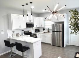 Pet-Friendly, Modern, Gated, Smart TVs, Fast WiFi, Pharr Apartment, ξενοδοχείο σε Pharr