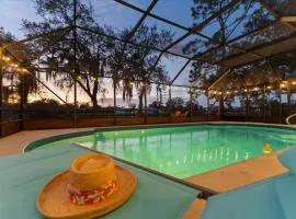 Waterfront - Private Pool - Pet Friendly