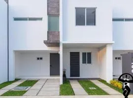 Casa Luna, a 10 min centro y a 5 min aeropuerto