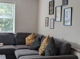 Stylish Monton apartment - No8 Westcliffe