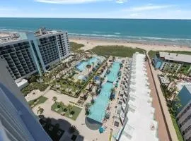 Stunning 17th Floor SpaceX Direct Views Luxe apts