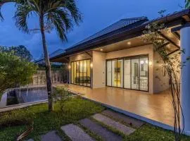 V242 Prime Location 2BR with Pool&Garden Near Beach