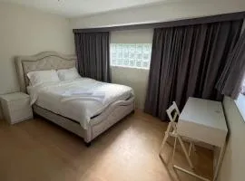 Luxurious and quiet room in Vancouver's West End