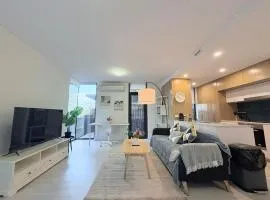 Cozy 2B apartment in Belconnen GYM POOL