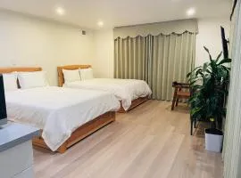 Quiet Private Room Near SFO with Free Parking