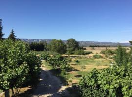 Auberge Les Olivades, hotel v mestu Mallemort