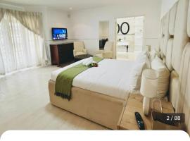 Nkhangfi Home, hotel in Pretoria