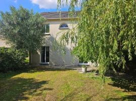 Charming house Paris Disney Stade de France, Hotel in Gagny