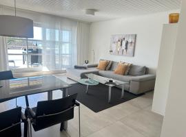 Ferienwohnung mit Seeblick und PKW Abstellplatz am Haus, hotel in Überlingen