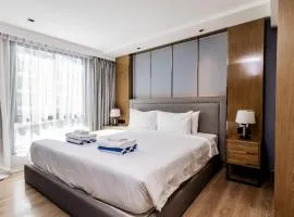 Bright 1BR SeaView Condo Pools Gyms S4512 วิวทะเล