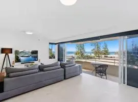 Beachfront Escape Zenith - Ocean Views, Pool, Spa
