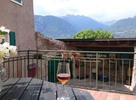 Cosy italien house for 8 people 5 min from Lago di Garda, hotel v destinaci Riva del Garda