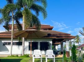 Per La Villa Khao Lak, sme&scaron;taj sa kuhinjom u gradu Kao Lak