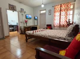 Cozy SpaceX โรงแรมในแคนโดลิม