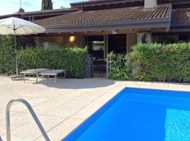 Casa Vacanze IL PORTICCIOLO - Manerba del Garda, Hotel in Manerba del Garda