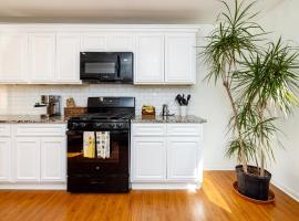 Trendy Bohemian Bungalow, Close to Uptown, Plaza & Noda, hotel em Charlotte