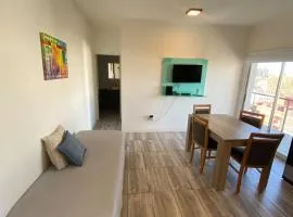 Moderno departamento con balcón cerca de Plaza Moderno
