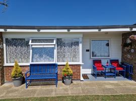 Sundowner D & A Holiday Home, hotel in Hemsby