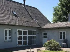 6 person holiday home in Broager