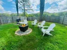 Lucky Lodge ViP Cabin Lake Guntersville Pet Friendly Fully Fenced Boat Parking Private