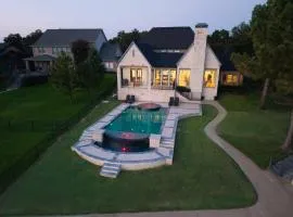 Lakeview Private Pool Hot Tub 6BR Sleeps 20 near Dallas