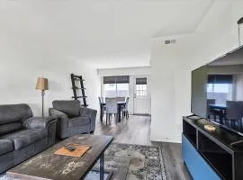312C State St Stylish 2BR Near Uptown Your Perfect Home Base!