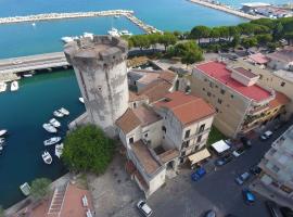 Casa Vacanze Torre di Mola, khách sạn ở Formia