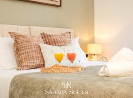 New! Stylish 5BR Home - Contractors Stay - Sleeps 9 - Parking, hotel i Rowley Regis