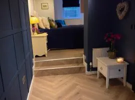 Otter Hollow - a spacious central apartment