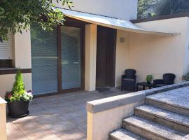 Il dado verde，位于科内利亚诺的自助式住宿