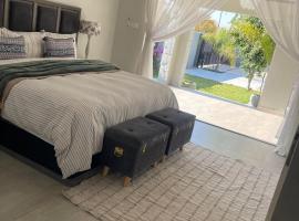 Luna Holiday Home, hotel sa Maun