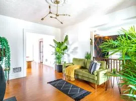 Prime Location Top Rated Clean Parking Free!