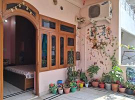 Jaipur Gypsy-Foodie paradise near Birla Mandir, alojamiento con cocina en Jaipur