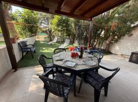Villa Clementinka - 200 meters from the sea, hotel in Chlorakas